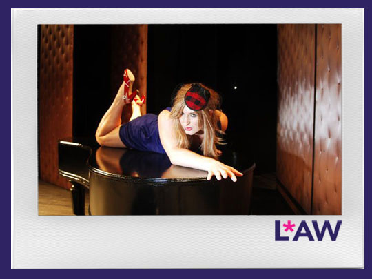 TRANSWESTYTA TO ADAM, KTÓREMU BÓG NIE WYJĄŁ ŻEBRA. SPEKTAKL (2007)