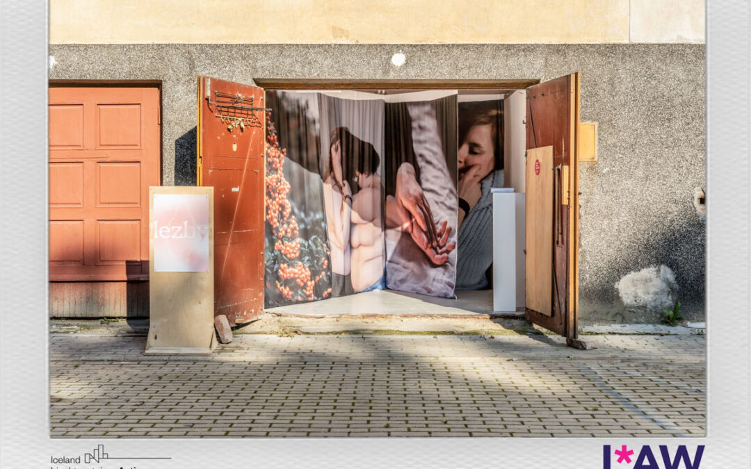 MARTA PRZYBYŁO. ZWYCZAJNE, ZAKOCHANE, MONOGAMICZNE. FOTOGRAFICZNE OPOWIEŚCI O KOBIETACH NIEHETERONORMATYWNYCH. TEKST (2022)