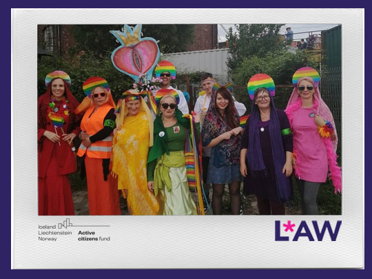 LESBIJSKI* POCAŁUNEK TO REWOLUCJA. ARTAKTYWIZM KOBIET NIEHETERONORMATYWNYCH W POLSCE. AGNIESZKA MAŁGOWSKA. TEKST(2020)