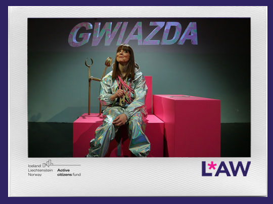 HAMER. STAND-UP / SIT-UP (2021)